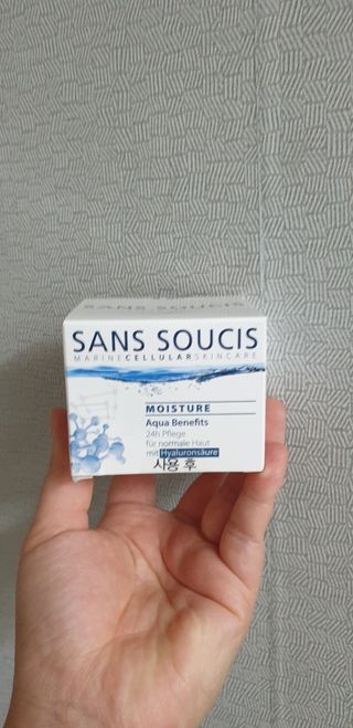 산수시 아쿠아 베네핏 24h 수부지 물광 속건조 수분크림 50ml — 5점을 준 리뷰어가 2021년 6월 올린 사용 사진