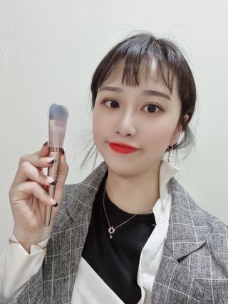 [툴앤썸] 라운드 파운데이션 브러시+사선 쉐딩 브러시+블렌딩 브러시 — 5점을 준 리뷰어가 2021년 5월 올린 사용 사진