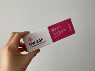 이지듀 DW-EGF 크림 다이브좀_콜라겐이 쏙쏙, 탄력피부로 다이빙 — 5점을 준 리뷰어가 2021년 2월 올린 사용 사진