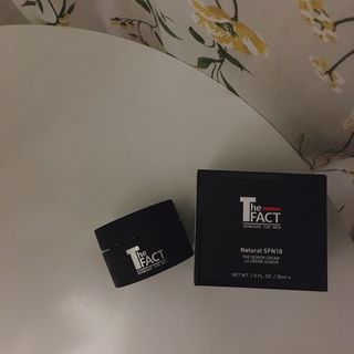 The Fact 더 팩트 내추럴 에스에프엔 에이틴 시니어 크림 — 4.5점을 준 리뷰어가 2021년 3월 올린 사용 사진