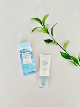 MF[스킨1004] 마다가스카르 센텔라 히알루-시카 워터핏 선세럼 50ml — 5점을 준 리뷰어가 2024년 5월 올린 사용 사진