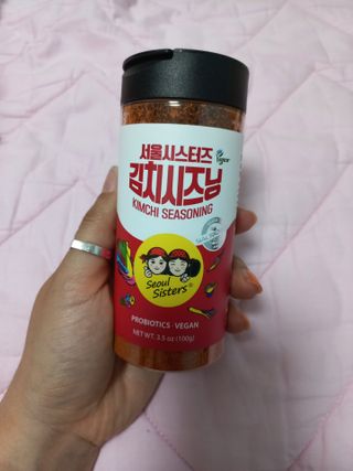 [서울시스터즈] 김치시즈닝 국내 최초 뿌려먹는 김치파우더 100g 1개+ 신제품 김치스낵 90g 2개 — 4점을 준 리뷰어가 2021년 8월 올린 사용 사진