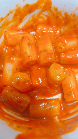 나우  [요리궁리] B타입 ( 매콤, 치즈, 매콤까르보 ) 꽃떡볶이 6개입 세트 — 3점을 준 리뷰어가 2025년 3월 올린 사용 사진