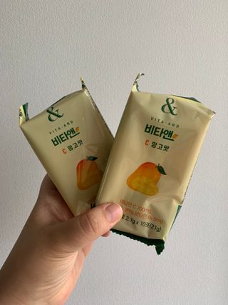 비타앤C 레몬맛, 망고맛 — 5점을 준 리뷰어가 2021년 8월 올린 사용 사진