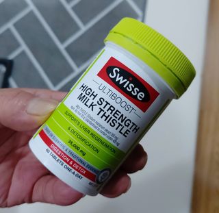 Swisse 스위스 고함량 밀크씨슬 35,000mg 60정 — 5점을 준 리뷰어가 2021년 11월 올린 사용 사진