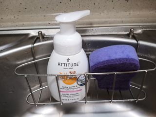 에티튜드 천연 젖병세정제 무향 아토베이비 폼타입 (295ml) 천연 친환경 비건 — 5점을 준 리뷰어가 2022년 8월 올린 사용 사진