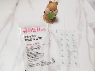 [큐어반H 스팟] 자외선 99프로 차단되는 스틱타입 스팟밴드(1팩 / 66매입) — 5점을 준 리뷰어가 2022년 11월 올린 사용 사진