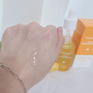 체르엠 스템앤셀 비타민 브라이트닝 에센스 30ml 1개 — 4점을 준 리뷰어가 2021년 10월 올린 사용 사진