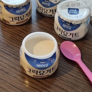 매일바이오 그릭요거트 오리지널 플레인 4개, 로스터리 커피믹스 4개 — 3점을 준 리뷰어가 2021년 12월 올린 사용 사진