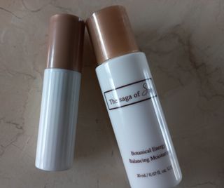 더사가오브수 [사가수] 효혜윤 보태니컬 에너지 에센스인로션 20ml /아이포올 스틱 3g — 4.5점을 준 리뷰어가 2023년 2월 올린 사용 사진