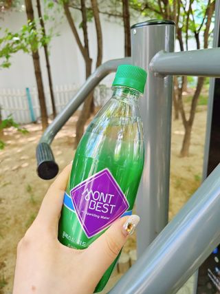 몽베스트 Montbest with Sparkling water Plain 20병 — 5점을 준 리뷰어가 2022년 7월 올린 사용 사진