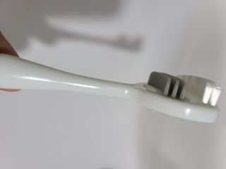 크리오 클리어스 혀백태제거 구취관리 혀클리너 — 3점을 준 리뷰어가 2021년 3월 올린 사용 사진