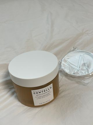 스킨1004 [SKIN1004] 마다가스카르 센텔라 퀵 카밍 패드 70매 130ml — 5점을 준 리뷰어가 2024년 9월 올린 사용 사진