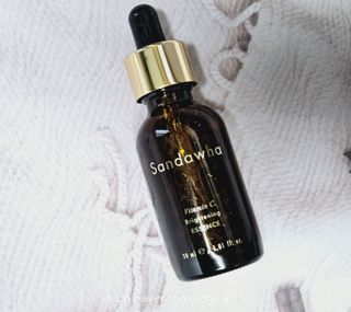 스킨큐어 산다화 비타민c 화이트닝 에센스 30ml — 5점을 준 리뷰어가 2023년 10월 올린 사용 사진