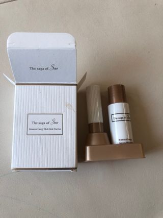 더사가오브수 [사가수] 효혜윤 보태니컬 에너지 에센스인로션 20ml /아이포올 스틱 3g — 5점을 준 리뷰어가 2023년 3월 올린 사용 사진