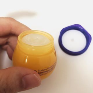 [후르디아] 올리브영 꿀과즙 립밤 2종 (블루베리/석류) — 5점을 준 리뷰어가 2023년 1월 올린 사용 사진
