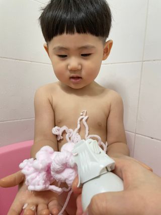 주식회사 권브라더스 [권브라더스] 목욕놀이 필수템, 핑키공주 유아버블클렌저 300ml 대용량 몽글몽글 구름 속 딸기향 — 5점을 준 리뷰어가 2022년 1월 올린 사용 사진