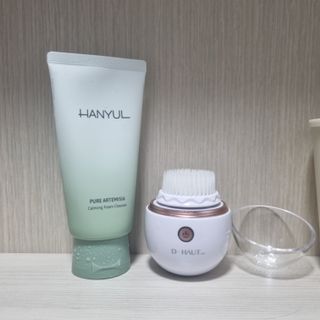 디하우트 랩 디하우트랩 클렌징 피부관리기 진동클렌저 실리콘+2종 인조모 브러시 — 5점을 준 리뷰어가 2021년 11월 올린 사용 사진