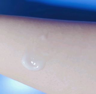 리더스코스메틱 리더스 카밍 바이오틱스 에센스 워터 — 5점을 준 리뷰어가 2021년 5월 올린 사용 사진