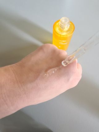 체르엠 스템앤셀 비타민 브라이트닝 에센스 30ml 1개 — 5점을 준 리뷰어가 2021년 10월 올린 사용 사진
