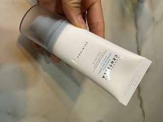 [스킨1004] 마다가스카르 센텔라 히알루-시카 워터핏 선세럼 50ml — 5점을 준 리뷰어가 2024년 5월 올린 사용 사진
