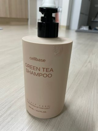 프리마인 더이상 뻣뻣하고 효과없는 탈모샴푸는 NO. 근본부터 케어하는 셀베이스 그린티샴푸(500ml) — 5점을 준 리뷰어가 2023년 4월 올린 사용 사진