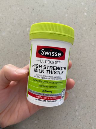 Swisse 스위스 고함량 밀크씨슬 35,000mg 60정 — 5점을 준 리뷰어가 2021년 11월 올린 사용 사진