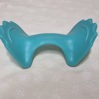 힐니스북 [힐마이넥]   거북목 통증완화를 위한 휴대용 목 안마기 — 4점을 준 리뷰어가 2022년 12월 올린 사용 사진