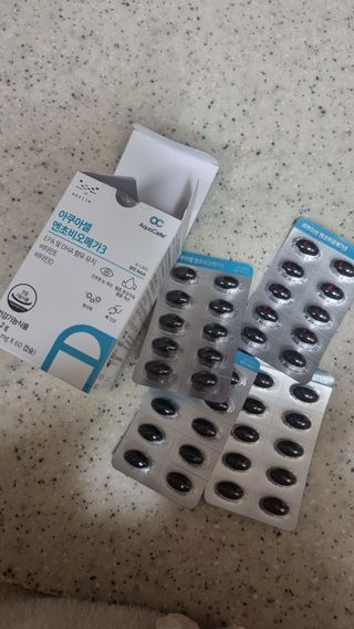 메디포스트 모비타 아쿠아셀 엔초비오메가3 60캡슐 — 5점을 준 리뷰어가 2022년 12월 올린 사용 사진