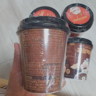 유비쿡 컵떡볶이 매운컵떡볶이2개/ 짜장컵떡볶이 2개  총 4개세트 — 5점을 준 리뷰어가 2021년 3월 올린 사용 사진
