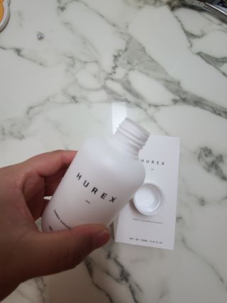 [HUREX] 휴렉스 볼류마이징 탈모완화 기능성 샴푸 150ml x 2개 — 4점을 준 리뷰어가 2021년 9월 올린 사용 사진