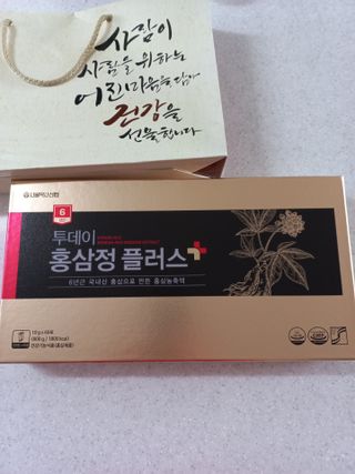 서울약사신협_투데이홍삼정플러스스틱_10g x 60포 — 5점을 준 리뷰어가 2021년 6월 올린 사용 사진