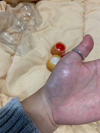 [후르디아] 올리브영 꿀과즙 립밤 2종 (블루베리/석류) — 5점을 준 리뷰어가 2022년 11월 올린 사용 사진