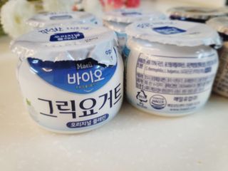 매일바이오 그릭요거트 오리지널 플레인 4개, 로스터리 커피믹스 4개 — 5점을 준 리뷰어가 2021년 12월 올린 사용 사진