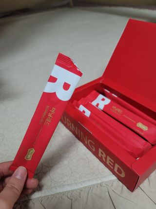 디오르 버닝레드 — 5점을 준 리뷰어가 2022년 3월 올린 사용 사진