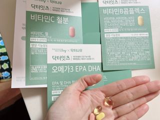 [닥터잇츠] 개인맞춤형 건강기능식품_2종 중 택 1 — 5점을 준 리뷰어가 2024년 2월 올린 사용 사진
