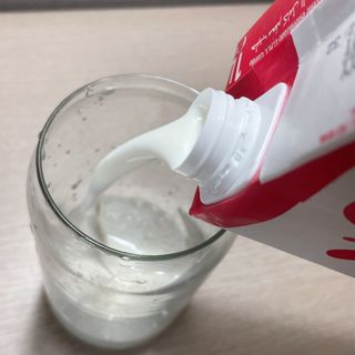 락티노브 프랑스에서 온 프리미엄 우유 래드바쉬 멸균우유 1L x 4개 — 5점을 준 리뷰어가 2021년 11월 올린 사용 사진