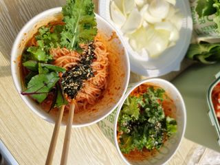 [한면원] 비빔국수 2인분 — 5점을 준 리뷰어가 2023년 3월 올린 사용 사진