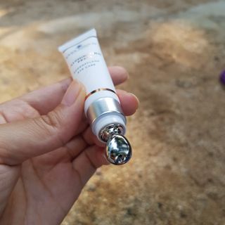 산수시 일루미네이팅 펄 영양 다크서클 스틱 아이 크림 케어 15ml — 5점을 준 리뷰어가 2021년 6월 올린 사용 사진