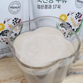 이롬 황성주 박사의 국산콩 두유 검은콩과 17곡 프리미엄 — 5점을 준 리뷰어가 2021년 5월 올린 사용 사진
