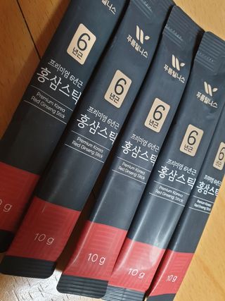 [푸름웰니스] 프리미엄 6년근 홍삼스틱 3mg x 100포 — 5점을 준 리뷰어가 2022년 3월 올린 사용 사진