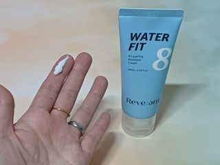 나우_ [리브엠]피부 속부터 겹겹이, 촘촘하게! 워터핏8중 수분착붙 크림 — 5점을 준 리뷰어가 2025년 1월 올린 사용 사진