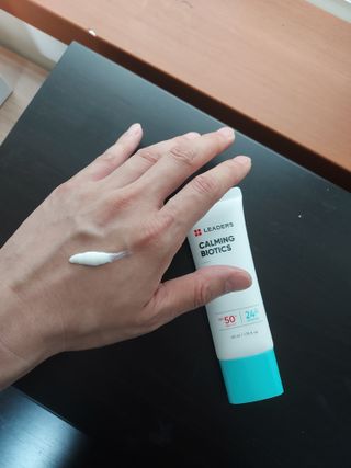 리더스코스메틱 리더스 카밍 바이오틱스 선 에센스 SPF 50+ PA++++ — 5점을 준 리뷰어가 2022년 7월 올린 사용 사진