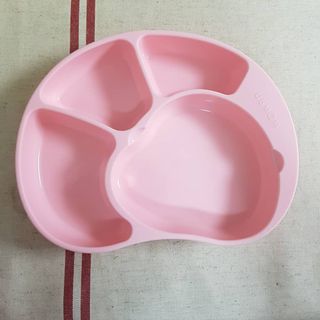 유비맘 캐릭터 실리콘 흡착 식판_색상 랜덤발송 — 5점을 준 리뷰어가 2020년 12월 올린 사용 사진
