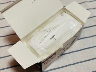 JHWORLD 스누피 마스크 정품 스누피 KF-AD 국내 비말차단 아동용 성인용 일회용 덴탈마스크 50매 — 5점을 준 리뷰어가 2021년 6월 올린 사용 사진
