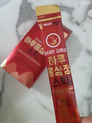 힘내라김홍삼 하루홍삼정스틱 10g x 30포 — 5점을 준 리뷰어가 2021년 4월 올린 사용 사진