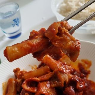 한성기업 무볼레 닭떡볶이+해물떡볶이 2종 세트 — 5점을 준 리뷰어가 2021년 10월 올린 사용 사진