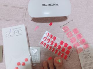 데싱디바 글레이즈 젤네일 별빛유리네일 6종_랜덤발송 — 4점을 준 리뷰어가 2021년 8월 올린 사용 사진