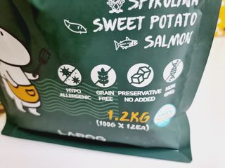 [푸디웜] 라포그  리얼인섹트 웨이트밸런스 저알러지 강아지 사료  1.2KG — 5점을 준 리뷰어가 2022년 7월 올린 사용 사진