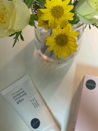 냉장고에 넣어요, 붉은 트러블 피부 다음날 진정되요 [버진팜스 푸딩수딩아토] — 4.5점을 준 리뷰어가 2021년 9월 올린 사용 사진
